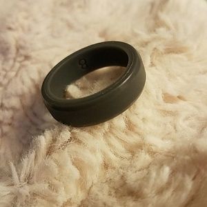 Sz 8 NEW Gray Silicone Ring